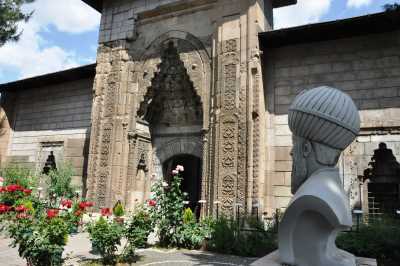 Sabuncuoğlu Şerefeddin Tıp Müzesi